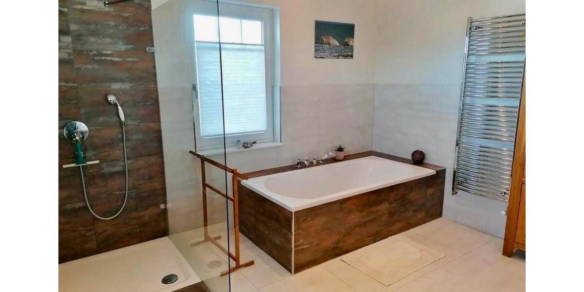 Einfamilienhaus Rastow - 6 Zimmer, 180 m&sup2;, 2.100&euro; | Angebot:25641665