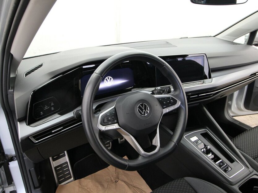 VW Golf VIII Variant 2.0 TDI 7-DSG Active LED+NAVI 70.287 km 20.900 € Hagenow 19230