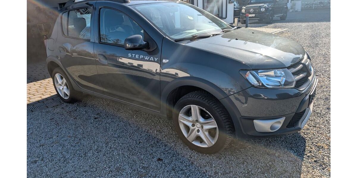 Dacia Sandero 127.000 km 3.900 &euro; Wismar 23970
