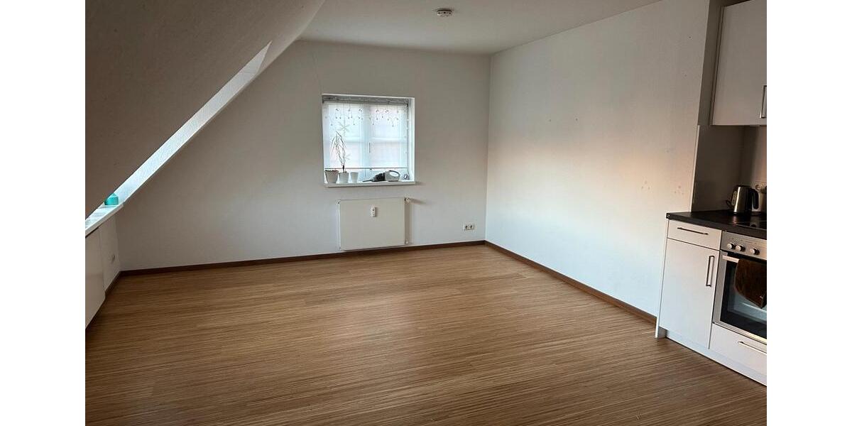 Dachgeschoßwohnung Wismar Altstadt - 1 Zimmer, 37 m&sup2;, 420&euro; | Angebot:26637162