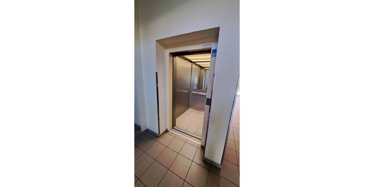 Etagenwohnung Schwerin Altstadt - 1 Zimmer, 70 m&sup2;, 675&euro; | Angebot:26779617