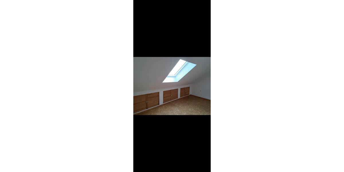 Dachgeschoßwohnung Lützow - 4 Zimmer, 78 m&sup2;, 800&euro; | Angebot:22418637