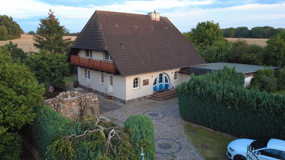 Einfamilienhaus Dorf Mecklenburg - 7 Zimmer, 272 m&sup2;, 645.000&euro; | Angebot:25759579