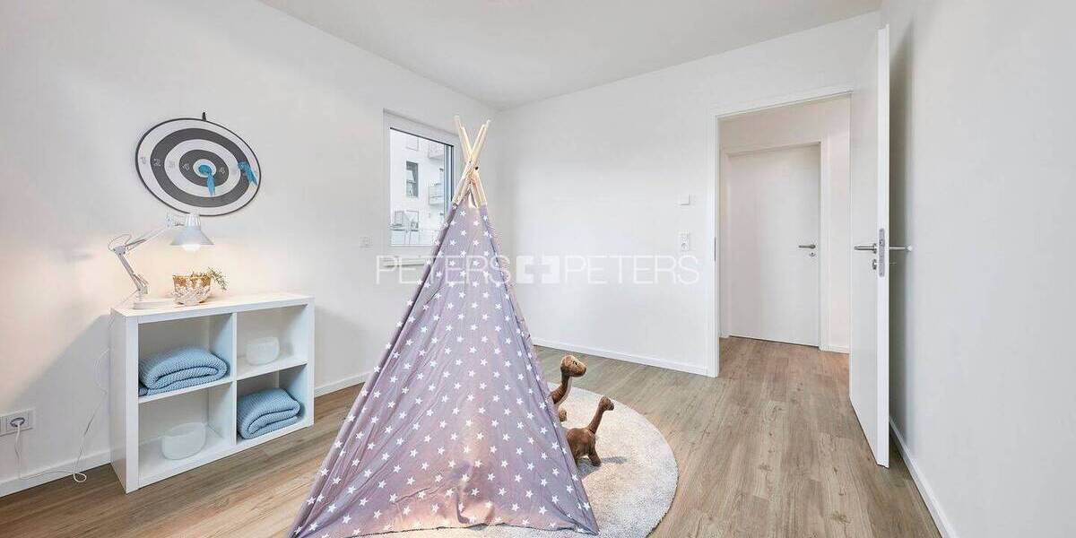 Zimmer Schwerin Werdervorstadt - 4 Zimmer, 94 m&sup2;, 1.299&euro; | Angebot:26260906