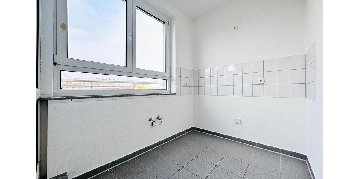 Dachgeschoßwohnung Schwerin - 3 Zimmer, 80 m&sup2;, 715&euro; | Angebot:26235413