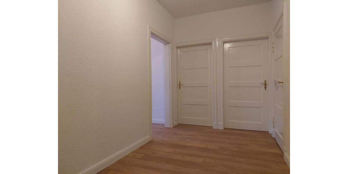 Etagenwohnung Schwerin - 4 Zimmer, 104 m&sup2;, 1.300&euro; | Angebot:25796796
