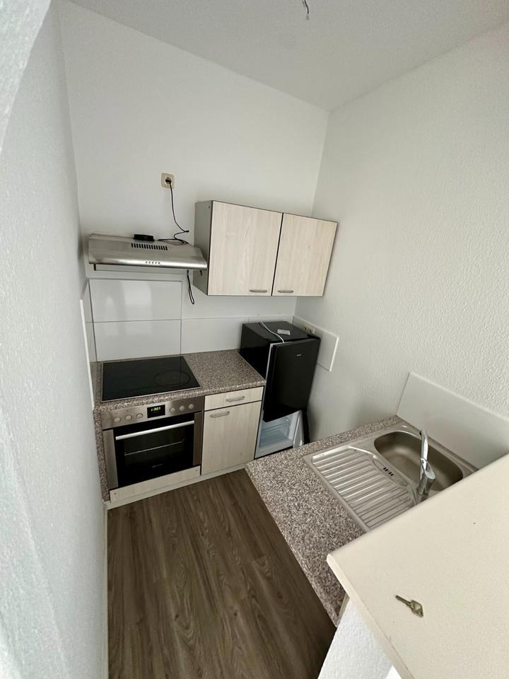 2 Zi. Hinterhaus, Feldstadt, sehr ruhig, Balkon, renovert ab sof.