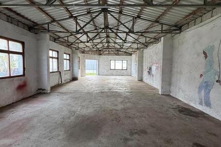 HallenLagerraum mit 140 m² zu vermieten zimmer