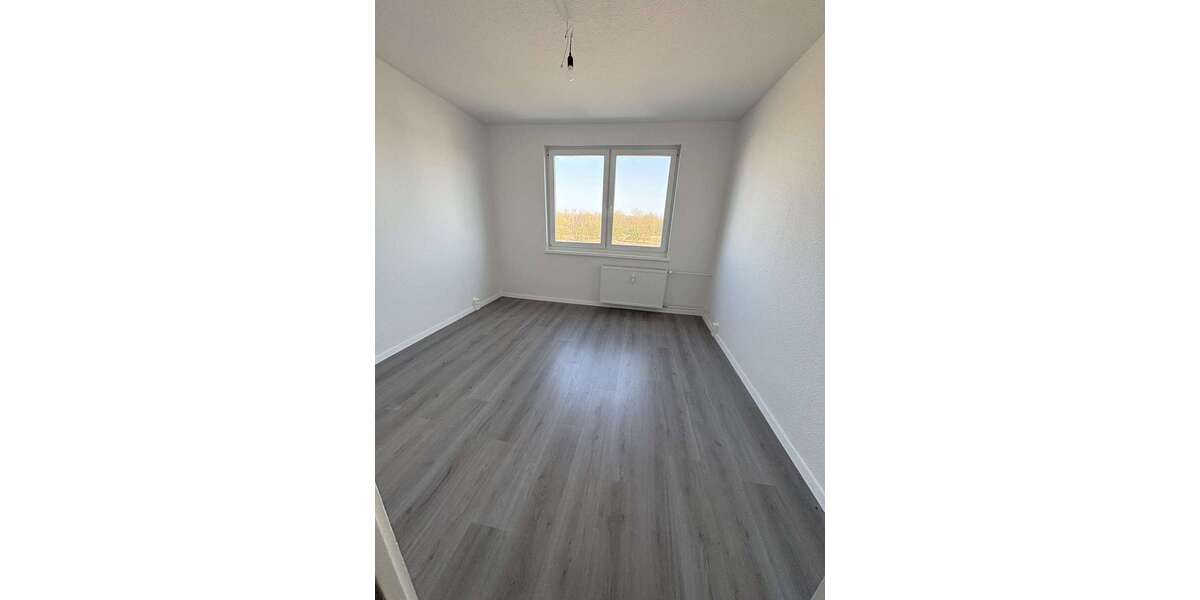 Etagenwohnung Schwerin Gartenstadt - 4 Zimmer, 83 m&sup2;, 608&euro; | Angebot:26285562