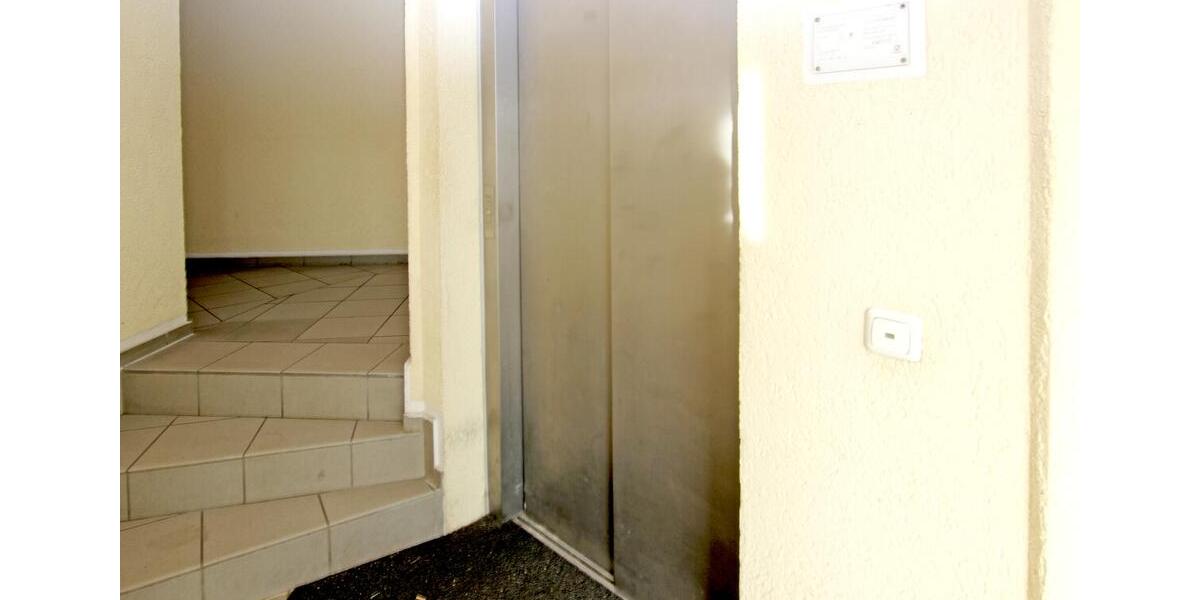 Nette 2- Zimmer- Wohnung mit Terrasse und EBK in der Schweriner Altstadt ! 2 zimmer