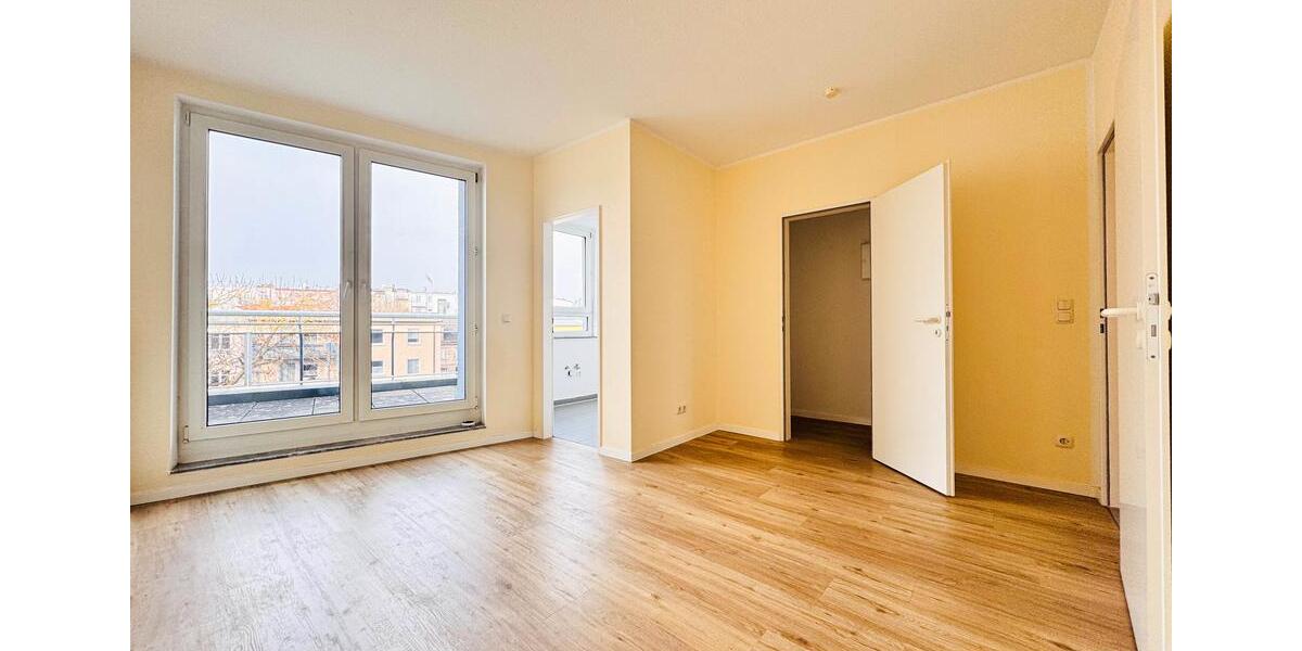 Dachgeschoßwohnung Schwerin - 3 Zimmer, 80 m&sup2;, 715&euro; | Angebot:26235413