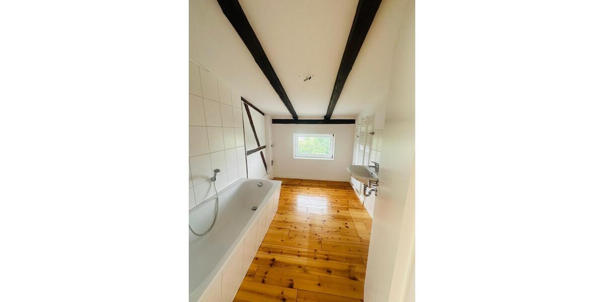 Dachgeschosswohnung SN Lewenberg 2 zimmer