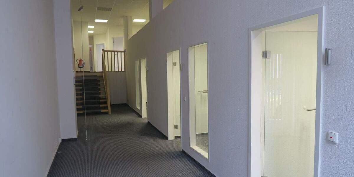 Gewerbeobjekt Schwerin Altstadt - 5 Zimmer, 142 m&sup2;, 1.150&euro; | Angebot:25698170