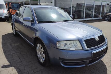 Skoda Superb 206.311 km 4.499 € Wittenburg 19243