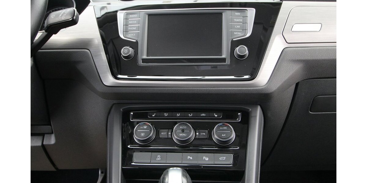 VW Touran 1.6 TDI BMT 7-DSG Comfortline NAVI+ACC 151.032 km 14.500 &euro; Hagenow 19230