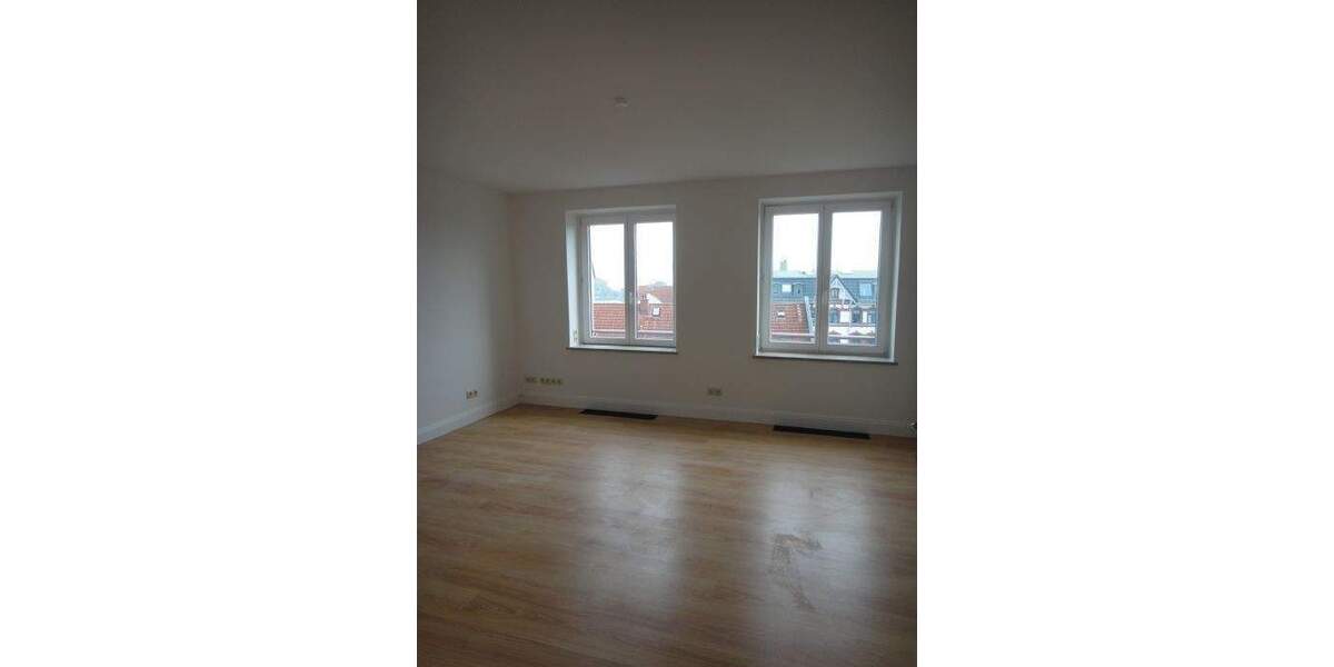 ~ Hochwertige 4-Zimmer-Dachgeschoss-Wohnung in Schwerin - Feldstadt - 2 Balkone Süd ~ 4 zimmer