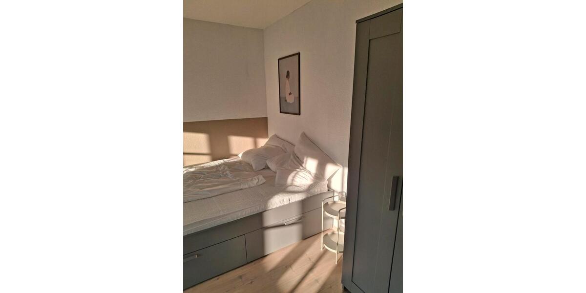 Dachgeschoßwohnung Schwerin - 1 Zimmer, 37 m&sup2;, 660&euro; | Angebot:26325875