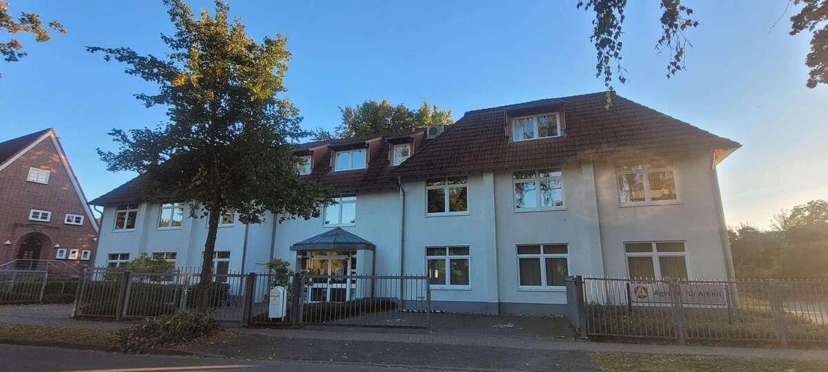 Büro in Hamburg 1.481 € 246.9 m² zimmer