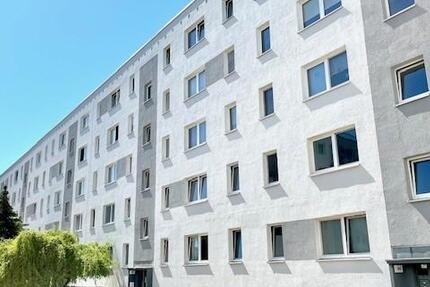 Schöne 2-Raum Wohnung im 3.OG mit Badewanne ab 15.Februar 2026 2 zimmer