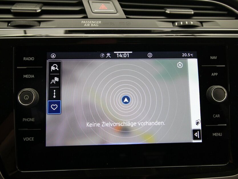 VW Touran 1.5 TSI 7-DSG Comfortline 7-SITZ+NAVI+AHK 22.923 km 32.790 € Hagenow 19230