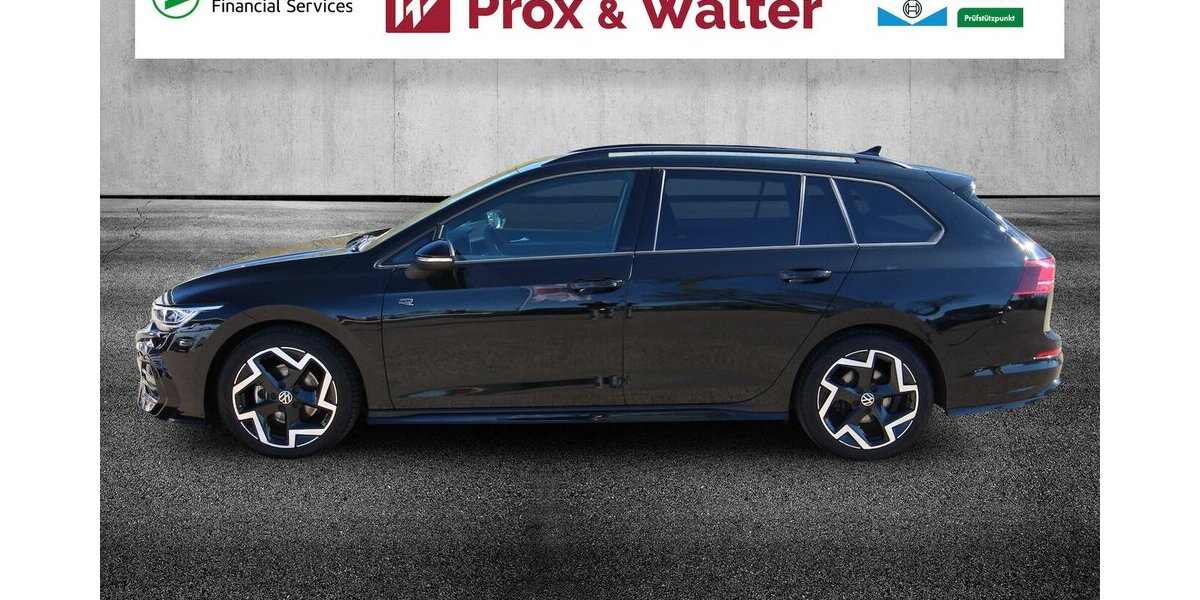 VW Golf VIII Variant 1.5 TSI R-Line LED+KAMERA+ACC 30.953 km 26.700 &euro; Hagenow 19230