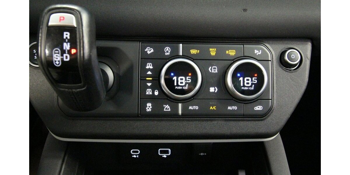 Land Rover Defender D240 2.0 SE AWD LED+AHK+PANO+MEMORY+ACC 72.263 km 43.911 &euro; Hagenow 19230