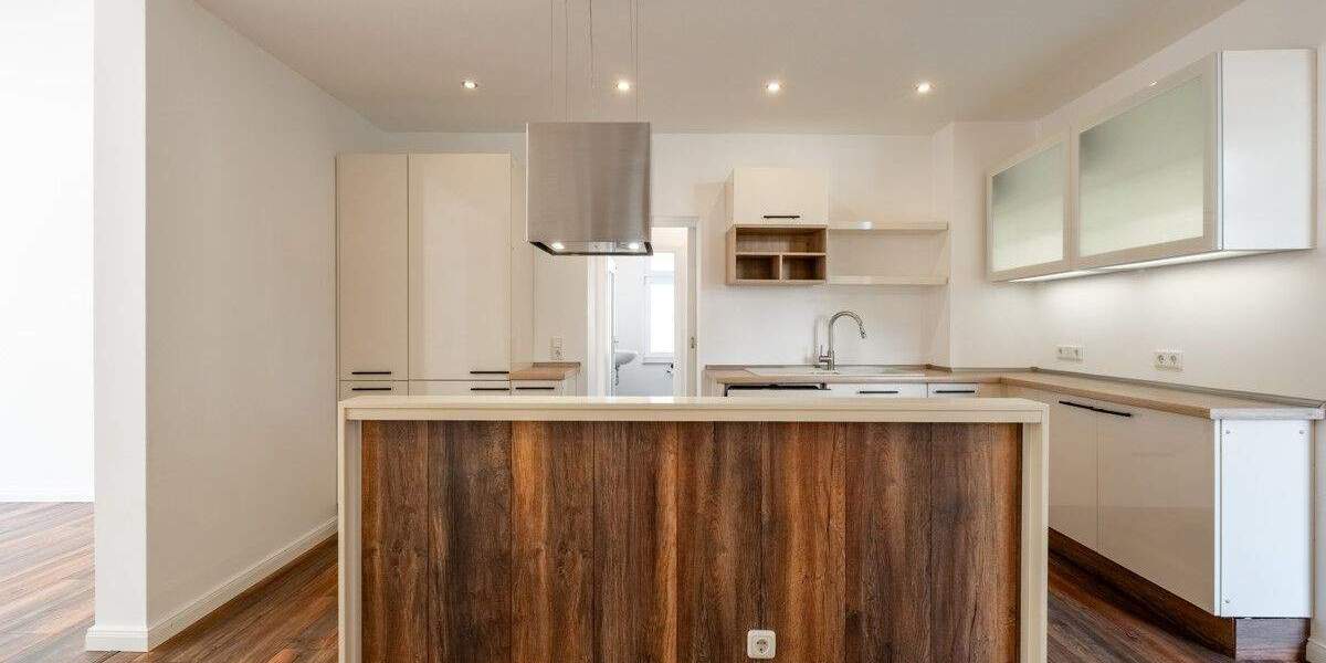 Etagenwohnung Schwerin Feldstadt - 4 Zimmer, 125 m&sup2;, 295.000&euro; | Angebot:23958917