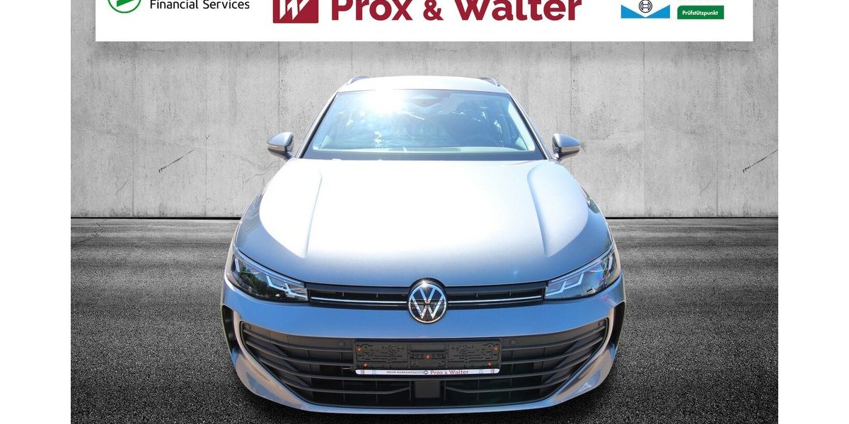 VW Passat Variant 1.5 eTSI 7-DSG LED+KAMERA+WINTER 33.281 km 26.900 &euro; Hagenow 19230