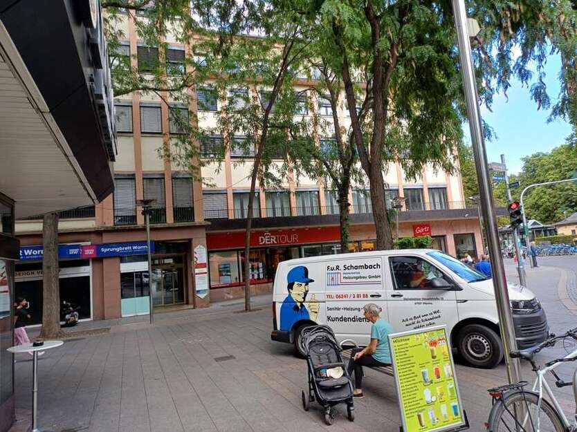 Büro in Worms 4.106 € 391.07 m²