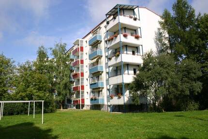 Wohnung Schwerin Lankow - 4 Zimmer, 63 m&sup2;, 440&euro; | Angebot:26192510