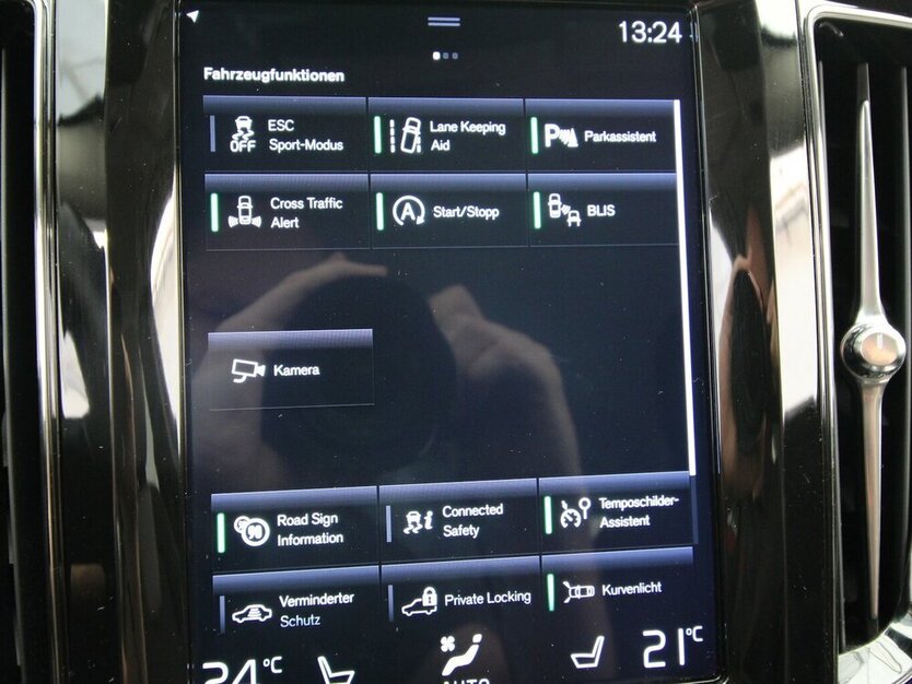 XC60 D4 2WD Momentum LED+AHK+NAVI+360°KAMERA