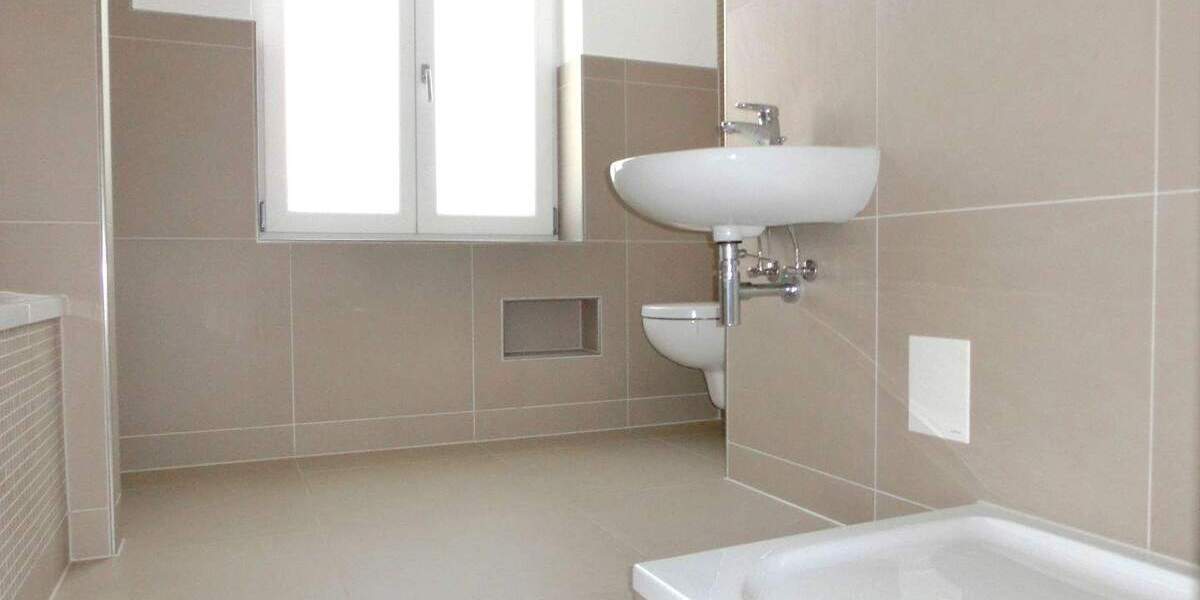 ~ Schöne 1-Zimmer-Wohnung Innenstadt mit Südbalkon, EBK, Bad mit Fenster, Badewanne und Dusche in der Paulsstadt ~ 1 zimmer