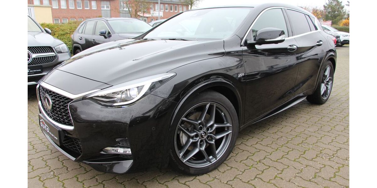 INFINITI Q30 35.488 km 26.990 &euro; Pampow 19075