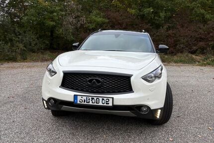 INFINITI QX70 115.000 km 18.900 &euro; Schwerin 19055