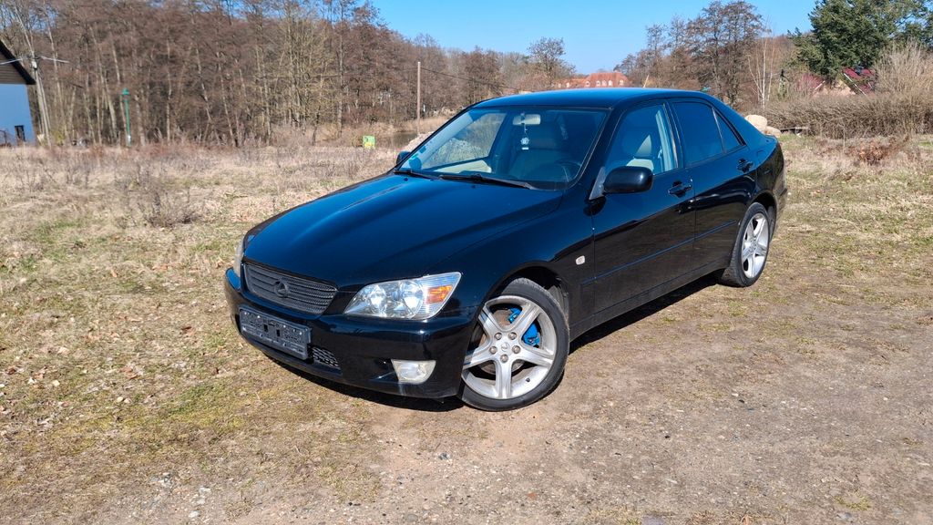 Lexus IS 200 154.000 km 4.900 &euro; Schwerin 19061