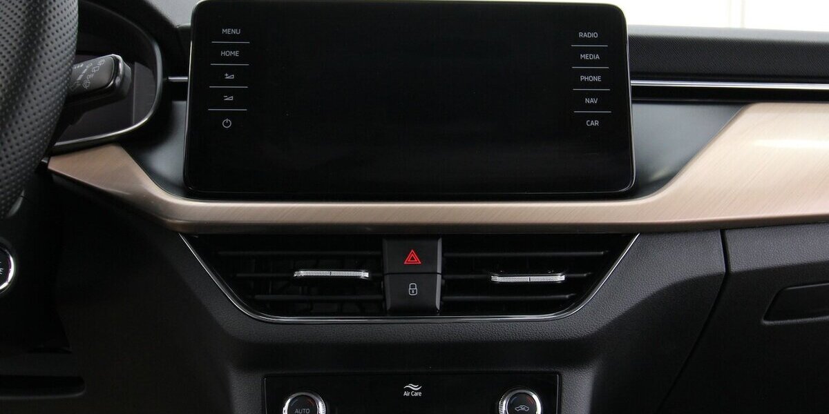 Skoda Kamiq TSI OPF DSG Style Plus NAVI+LED+ACC+ALU17 24.236 km 20.900 &euro; Hagenow 19230
