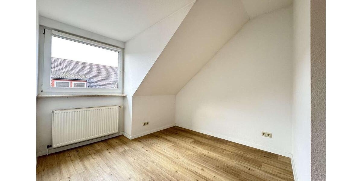 Charmante DG-Wohnung mit Einbauküche 2 zimmer