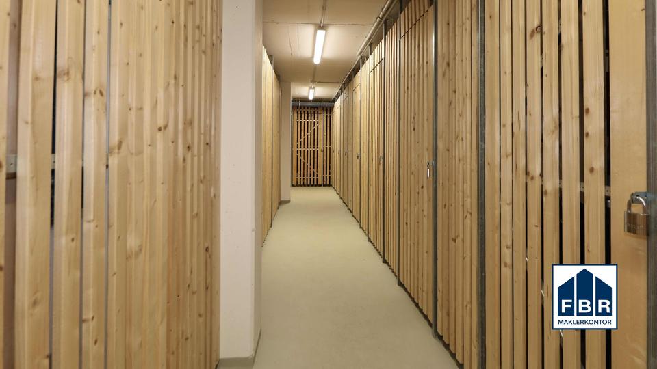 Dachgeschoßwohnung Schwerin Altstadt - 2 Zimmer, 71 m&sup2;, 880&euro; | Angebot:26449257