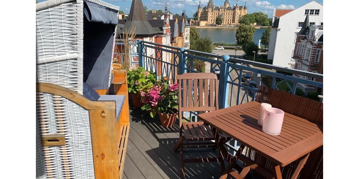 Dachgeschoßwohnung Schwerin - 4 Zimmer, 136 m&sup2;, 500&euro; | Angebot:26364986