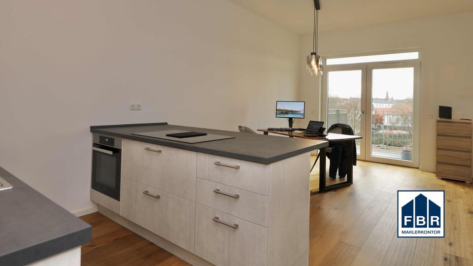 Dachgeschoßwohnung Schwerin Altstadt - 2 Zimmer, 71 m&sup2;, 880&euro; | Angebot:26449257