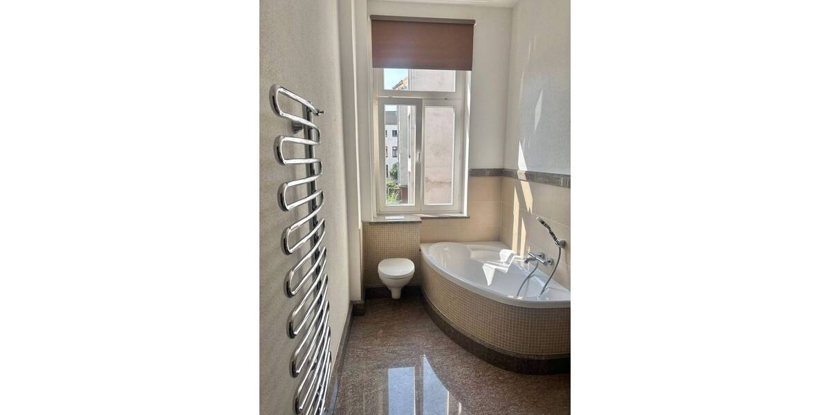 Etagenwohnung Schwerin Paulsstadt - 5 Zimmer, 177 m&sup2;, 2.130&euro; | Angebot:26499226